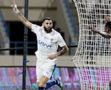 VIDEO | ¡Locura! Karim Benzema debutó con un gol de taco y un hat trick en su nuevo equipo