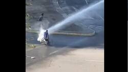 HRW por joven en silla de ruedas derribado por carro lanza aguas: "Demuestra, otra vez, uso excesivo de la fuerza"