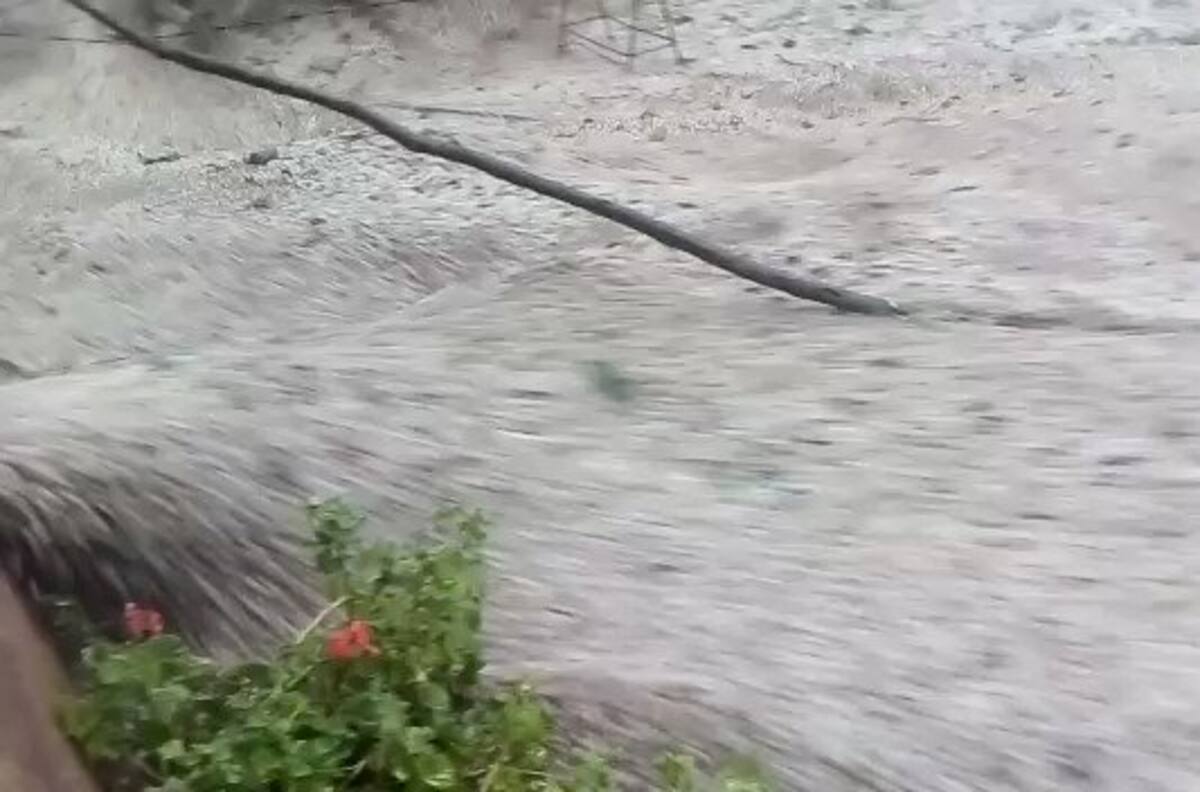 VIDEO | Aluvión afectó ruta que une Calama con Sierra Gorda: Onemi decretó Alerta Amarilla