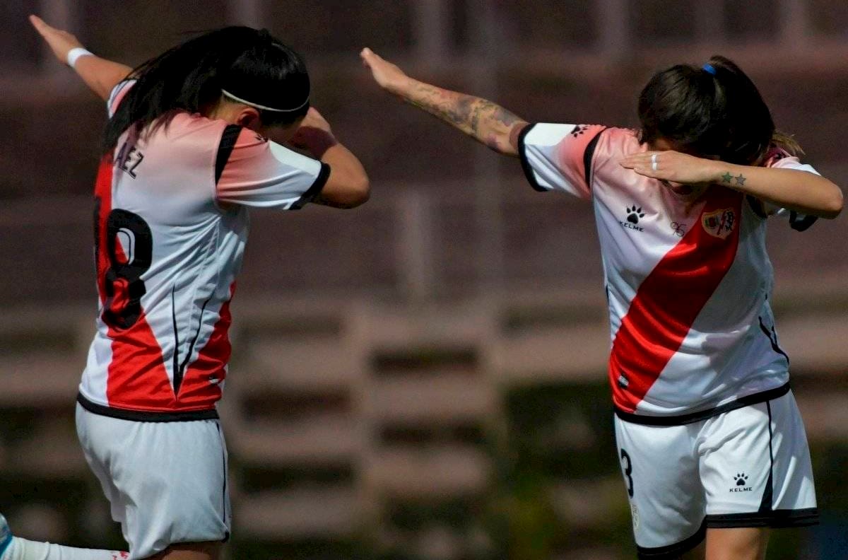 Los elogios del DT del Rayo Vallecano a Carla Guerrero y Camila Sáez