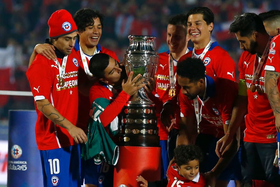 Festejando el título de la Copa América en 2015.