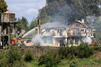 Carahue: CAM niega autoría de ataque incendiario que dejó a matrimonio en riesgo vital