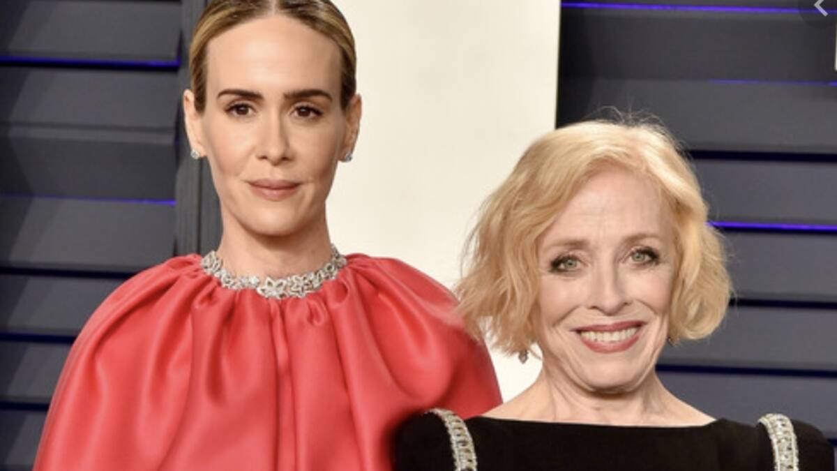 Chilenos destacan en las 15 parejas favoritas de 2020 de E! News