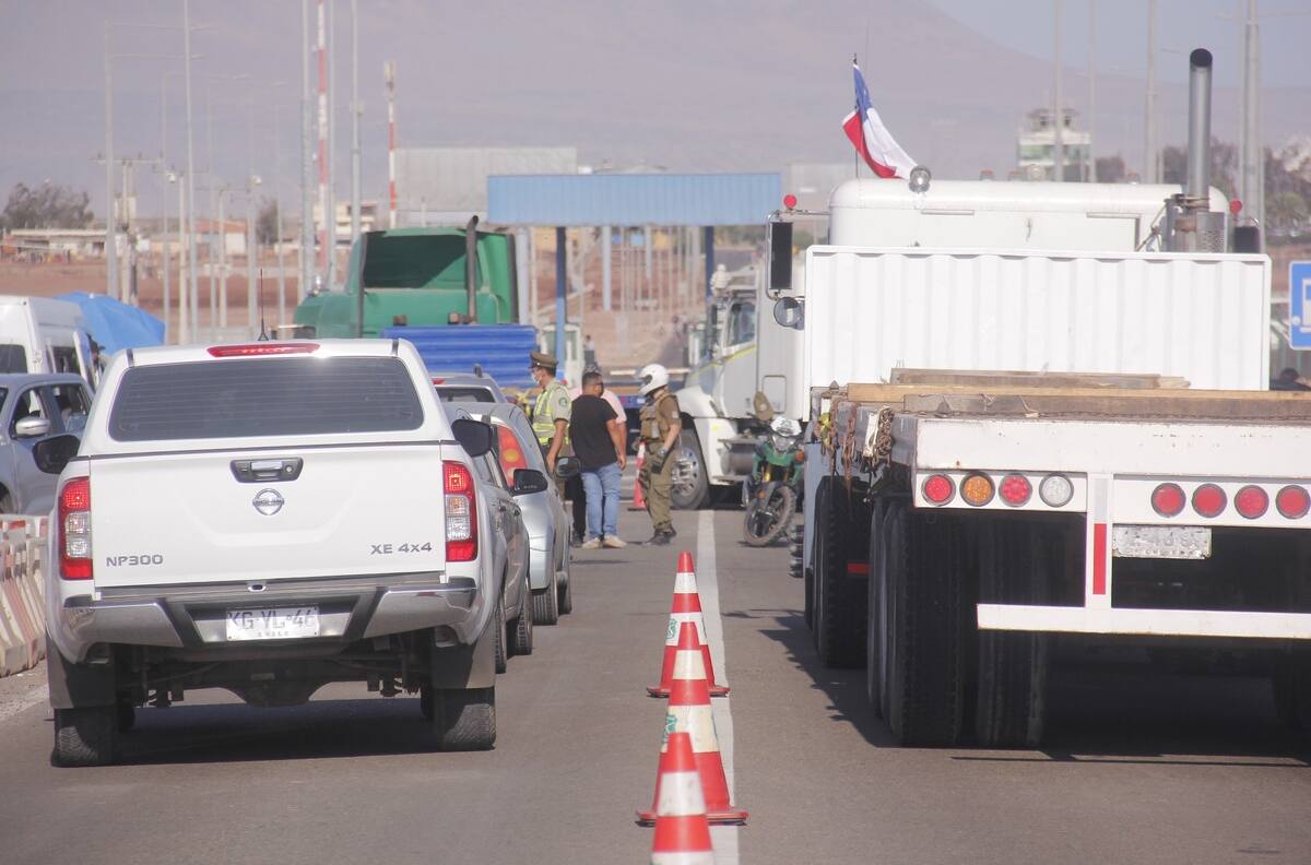 VIDEO | Viralizan enfrentamiento a piedrazos entre chilenos y extranjeros en Antofagasta