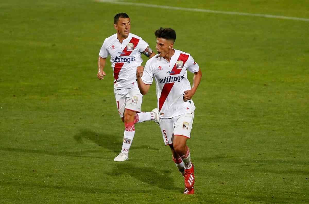 Presidente de Curicó Unido: "Colo Colo no ha hecho ninguna oferta por Jens Buss"