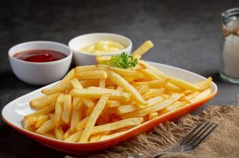 Investigadores en Valparaíso buscan preparar papas fritas más saludables: ¿Cuál es la clave para lograrlo?