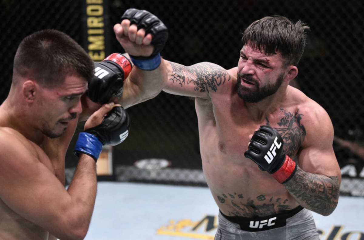 Luchador Mike Perry de la UFC fue captado agrediendo a un hombre en restaurante