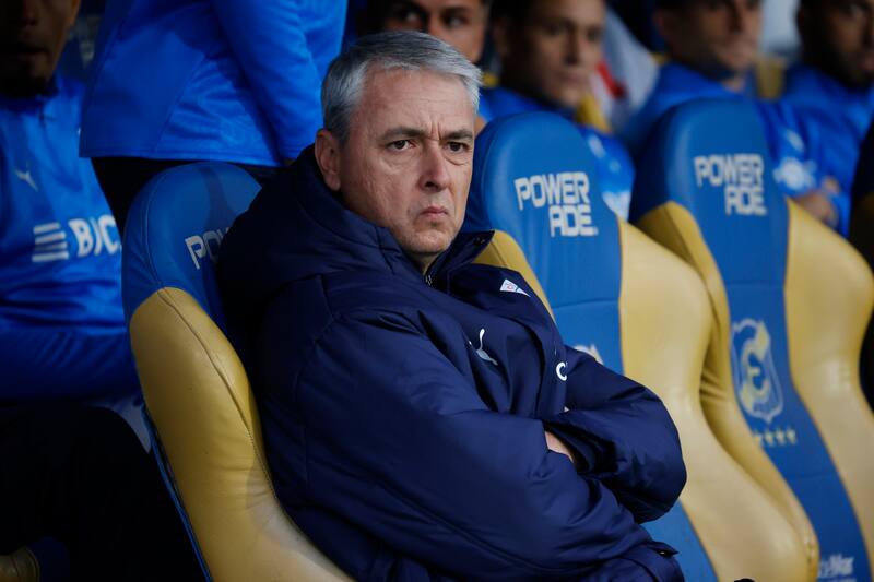 , técnico de Universidad Católica.