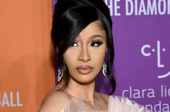 Cardi B compartió por error una polémica fotografía en Instagram y sus fanáticos la defendieron