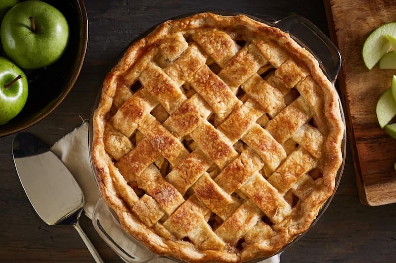 Aprende a cocinar este delicioso kuchen de manzana casero.