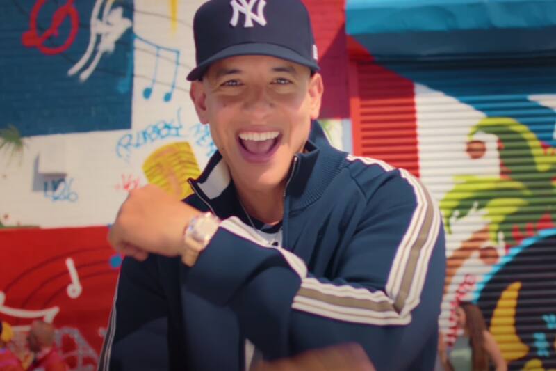 regresó con una nueva canción.