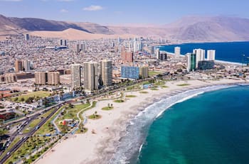 Un verdadero paraíso al norte de Chile: Esta es la única playa apta para el baño en la Región de Tarapacá