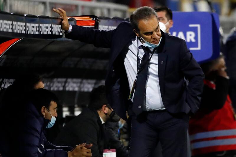 Mayo 2021, Chile empata con Bolivia en San Carlos de Apoquindo. El DT traído por Cagigao no consigue puntos esenciales para clasificar a Catar 2022.