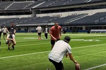 VIDEO | ¿A la NFL? Kylian Mbappé se lució jugando fútbol americano