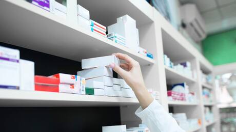 Popular farmacia con más de 20 años en el mercado internacional llega a Chile y promete precios bajos