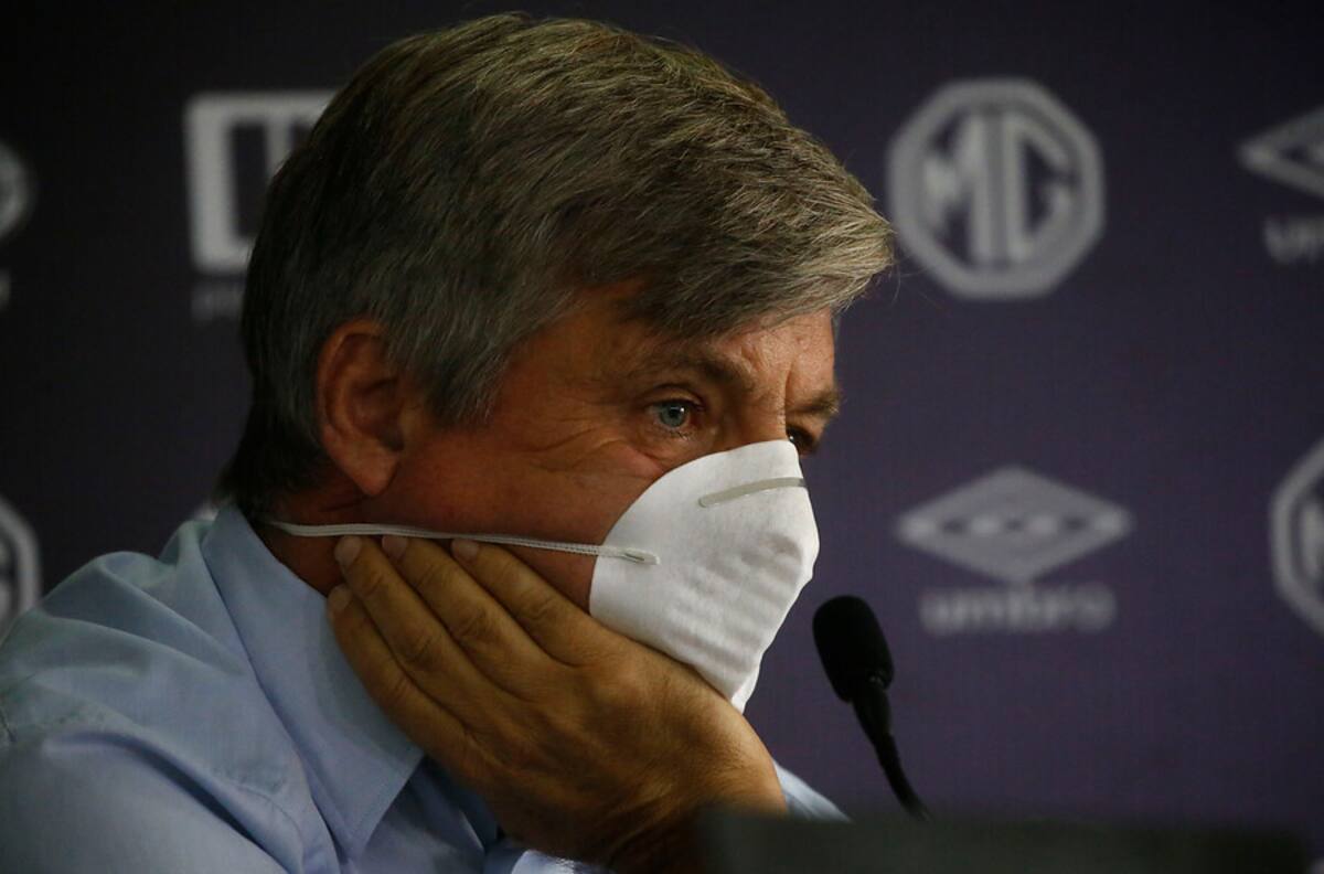 ¿Qué puede hacer Colo Colo con los casi dos millones de dólares que se ahorrará por suspender al plantel?