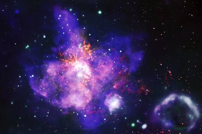 La NASA capta una de las formaciones más románticas y coloridas en el espacio.