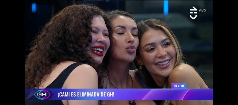 Así fue la emocionante despedida de Camila.