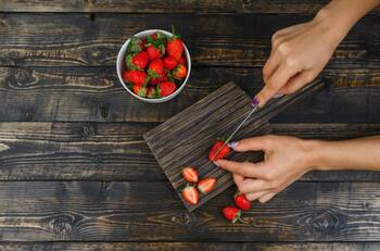 Este es el postre que recomienda Harvard para evitar el envejecimiento celular