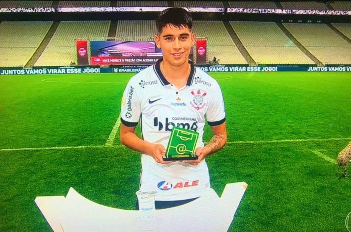 La asistencia de Ángelo Araos que lo coronó como figura del Corinthians.