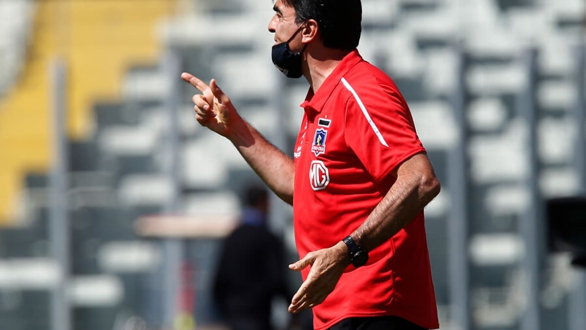 Gustavo Quinteros dio luces de cuándo podría debutar Jorge Valdivia en Colo Colo