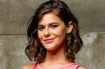 “Nuevo look, nuevos comienzos”: Montserrat Ballarín se prepara para la próxima teleserie de Mega, “Pobre Novio”