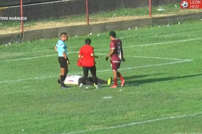 La misteriosa lesión del arquero de León de Huánuco, apenas segundos después de la apertura de la cuenta.