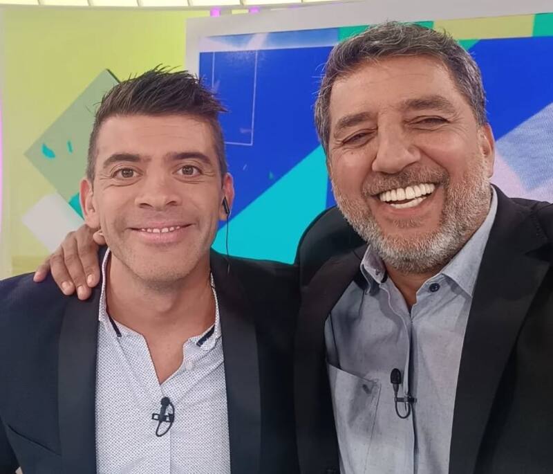El ex defensa de Universidad Católica, además, colabora con uno de sus hijos, quien está dedicado a la representación de futbolistas.
