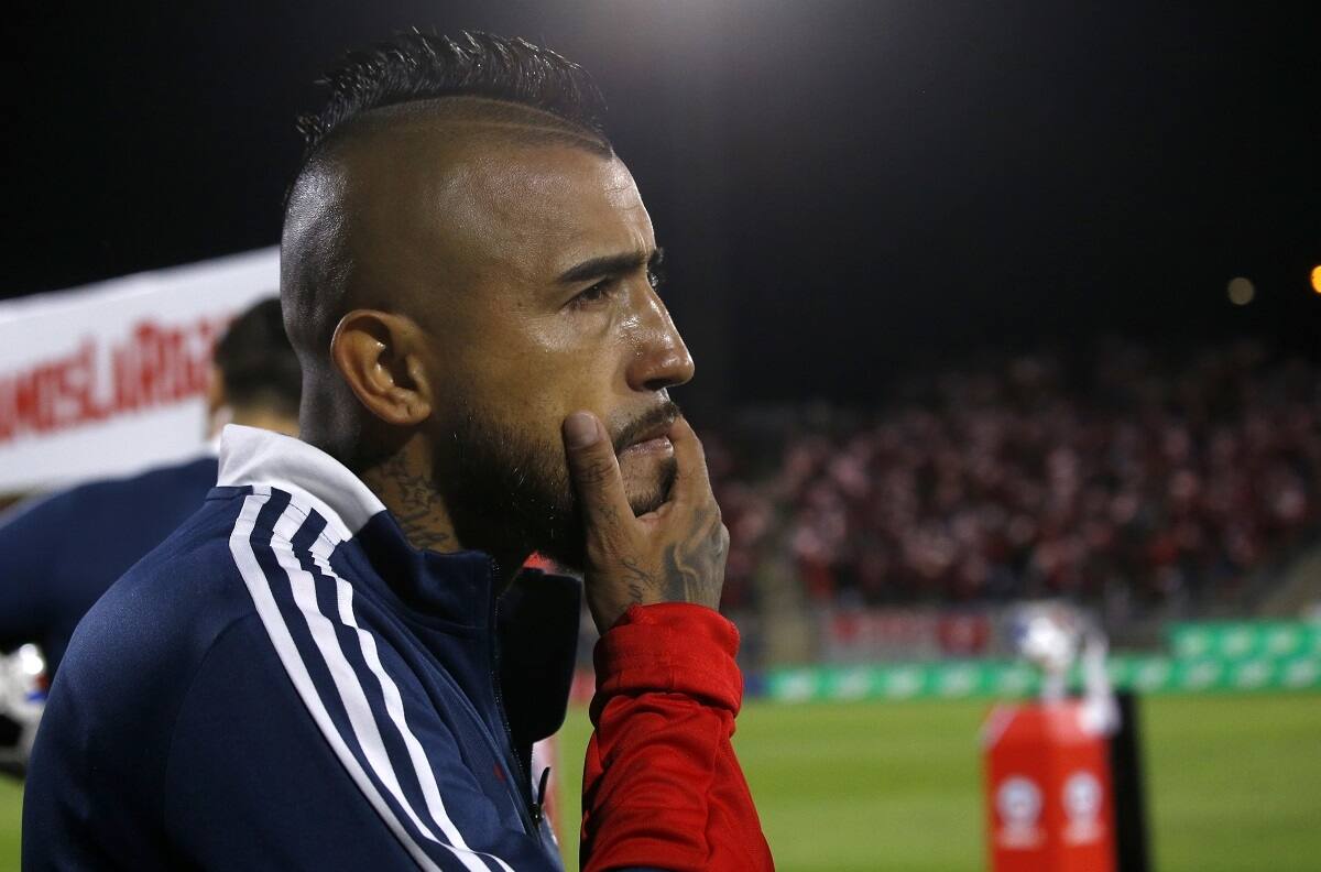 Arturo Vidal explotó contra del arbitraje en el empate de Rodelindo Román: "Ladrón"