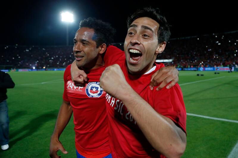 pide menos extranjeros en el fútbol chileno.