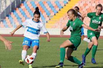 María José Rojas histórica: se transformó en la primera mujer chilena en marcar un gol en la Champions League
