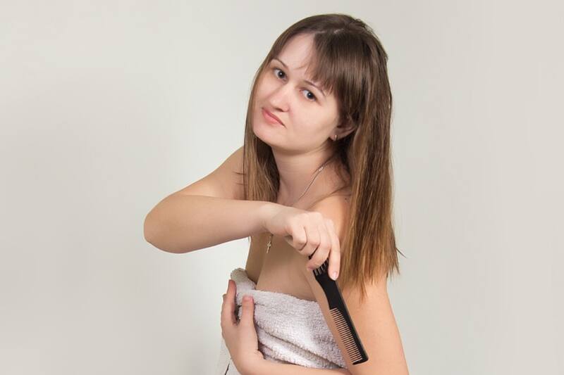 Usa un tónico casero para evitar que se caiga.