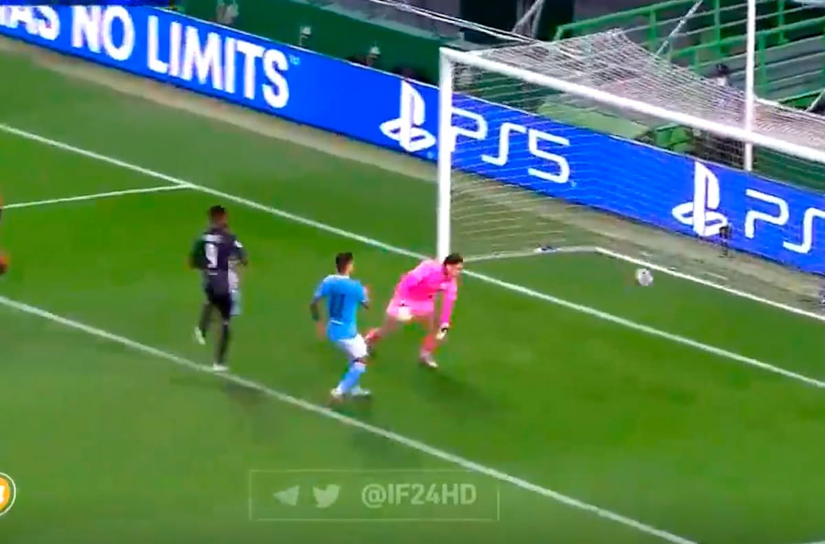 ¿Extrañan a Bravo? El grosero error de Ederson que sentenció al City