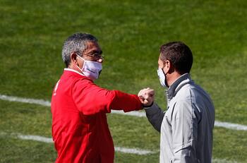 Está sin club: el DT extranjero que se ofreció para reemplazar a Jorge Almirón en Colo Colo