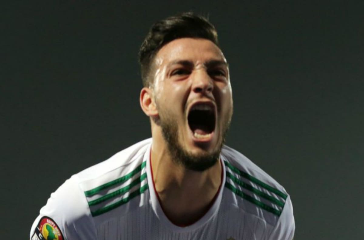 ¿Bryan Carrasco argelino? Jugador se agredió a si mismo en Copa de África