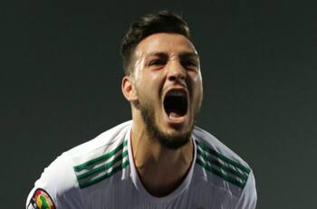 ¿Bryan Carrasco argelino? Jugador se agredió a si mismo en Copa de África