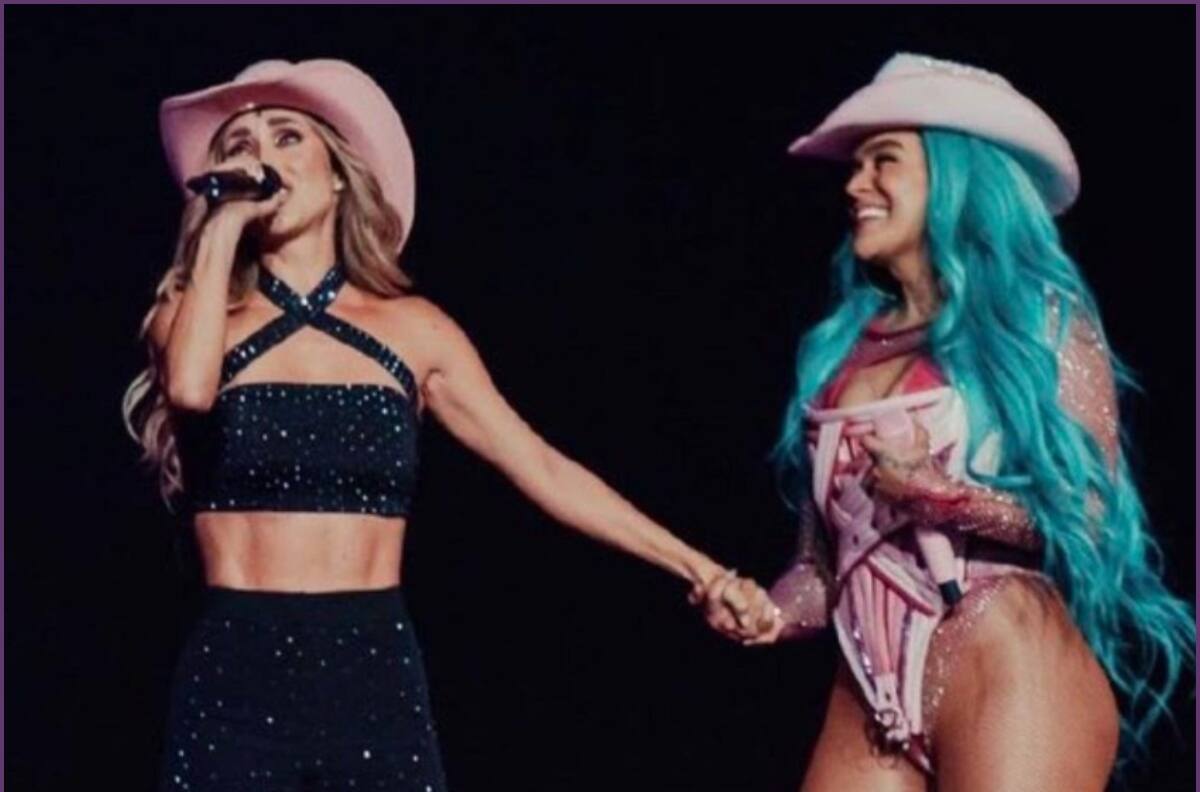 "Todavía estoy llorando": La emoción de Karol G al cantar con Anahí, ex RBD, en México