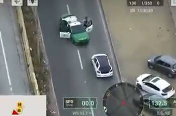 VIDEO | Dron de vigilancia permitió detener a dos sujetos que lanzaban pelotas con droga hacia una cárcel de Valparaíso