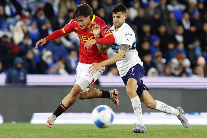 El delantero argentino debutó en el profesionalismo ante la UC en el Claro Arena. Foto: Instagram Franco Ratotti.