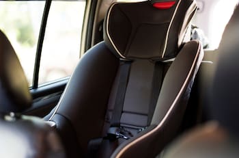 Revisa si la silla para auto de tu hijo o hija está acreditada