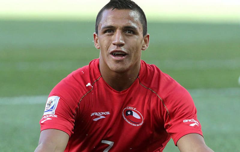El 2010 contra España fue la última vez que Alexis Sánchez fue reemplazado en La Roja por razones técnicas, antes de los 70'.