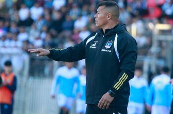 Jorge Almirón disparó contra el árbitro tras derrota de Colo Colo: “No está capacitado para Primera División”