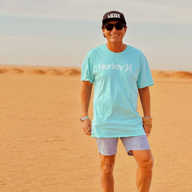 Claudio Iturra recorrió el mundo con Massai Travel y sus programas para Canal 13