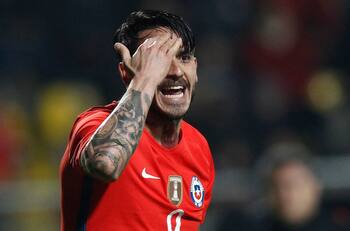 “Olor a envidia”: Diario Olé le respondió con todo a Mauricio Pinilla por criticar a Lionel Messi y Dibu Martínez
