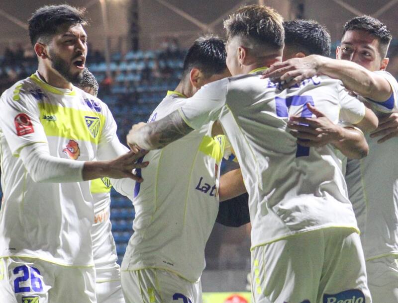 El jugador de Colo Colo la rompe en la Primera B.