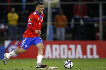 Gary Medel criticó la cancha en Bolivia y reveló el estado físico en que terminó Ben Brereton