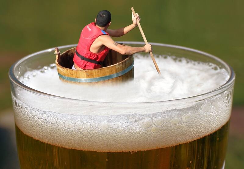 Si sientes que estás en riesgo o conoces a alguien de quien sospecha que está en búsqueda activa, no te olvides del 4141 que es la línea de emergencia disponible en Chile para la prevención del suicídio y está disponible las 24/7 | Fotos: Befunky