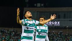 Diego Valdés anotó un golazo de media distancia en goleada del Santos Laguna