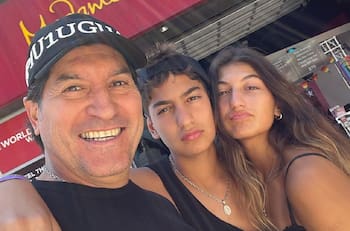 El especial paseo de Iván Zamorano en el Hollywood Boulevard con sus hijos Mía Zamorano e Iván Zamorano Jr.