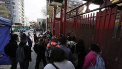 Metro de Santiago: Servicio presentó intermitencias en sus estaciones debido a manifestaciones